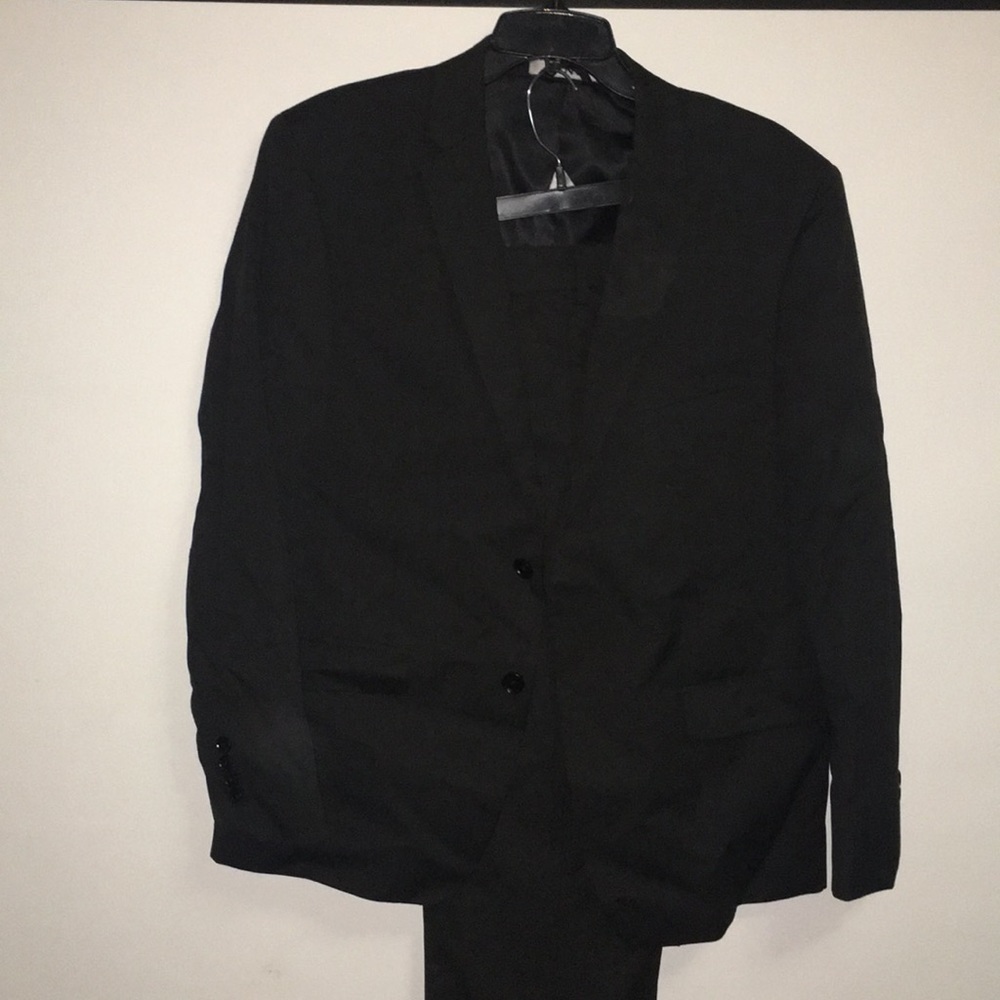 Men’s 2 piece DKNY suit